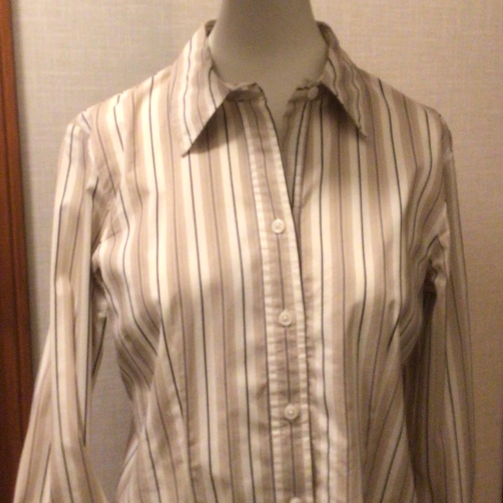 Women’s Gap Shirt Size Medium stripes with floral accents on collar & cuffs.